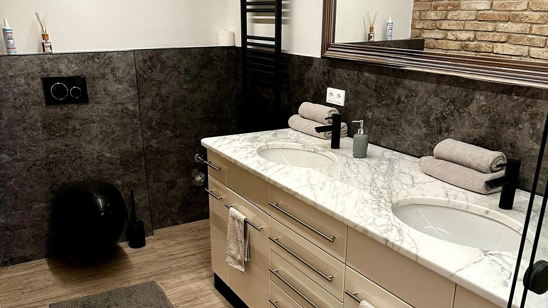 Beefree Whirlpoolsuitexl33-Freeparking-Fastwifi Passau 0*,